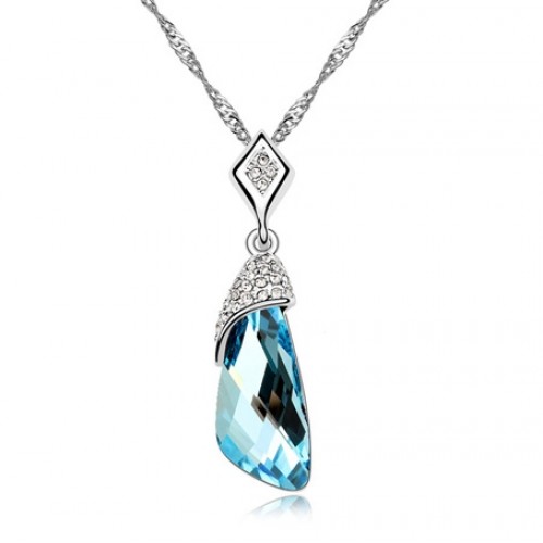 BlueEssence nyaklánc Swarovski kristályokkal 