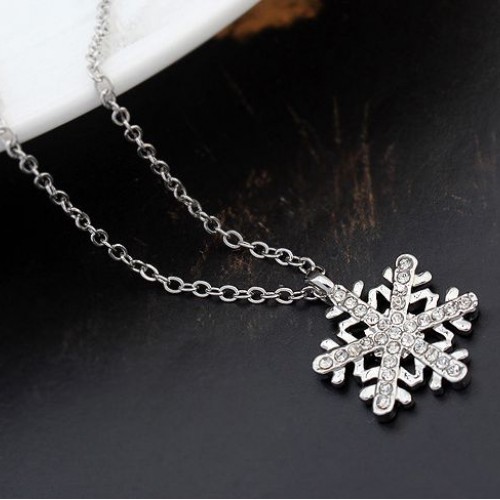 SnowFlake necklace by Kelan