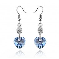 Fülbevaló szív alakú Swarovski kristályokkal   