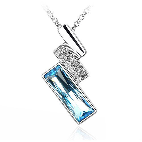 Aqua nyaklánc  Swarovski elemekkel 